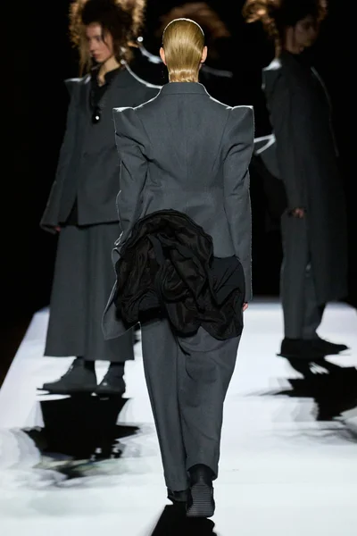 Look 33